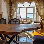 Vila Fener Burnunda Denize Sifir Orjinaltas Malikane Çeşme