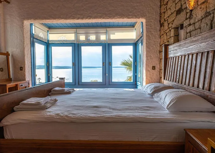 Fener Burnunda Denize Sifir Orjinaltas Malikane Çeşme