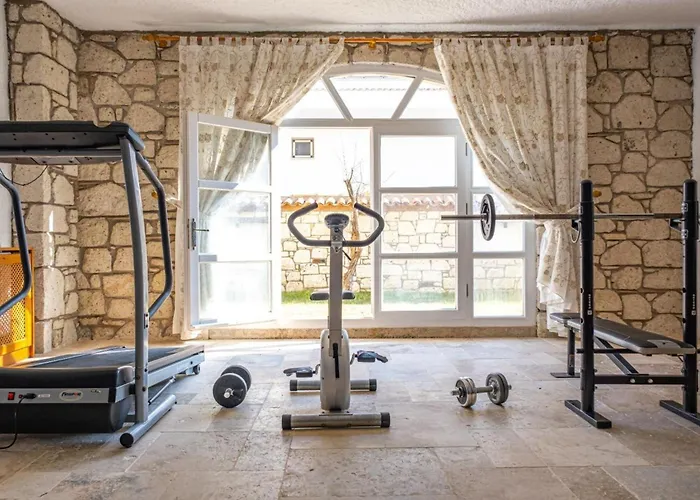 Willa Fener Burnunda Denize Sifir Orjinaltas Malikane Çeşme