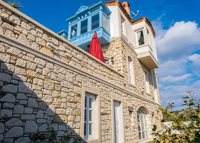 Fener Burnunda Denize Sıfır Orjinaltaş Malikane Villa *
