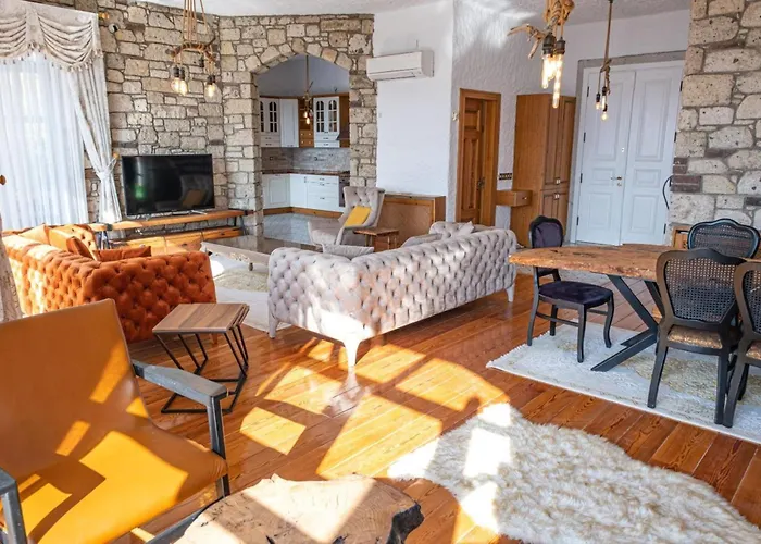 Fener Burnunda Denize Sifir Orjinaltas Malikane * Çeşme