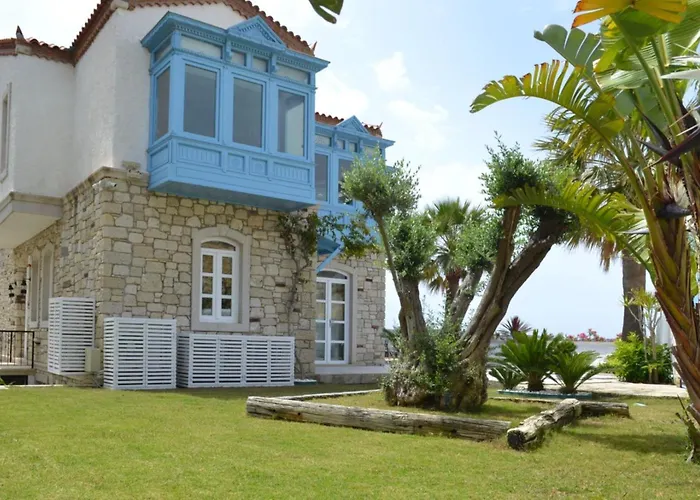 Villa Fener Burnunda Denize Sıfır Orjinaltaş Malikane *